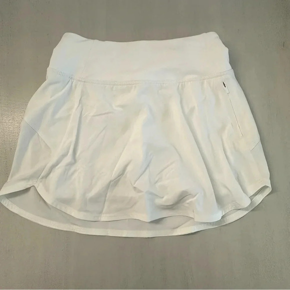 Outdoor Voices Women’s White Lightweight Skort with Zippered Pocket Sz XXS NWOT - Picture 2 of 9